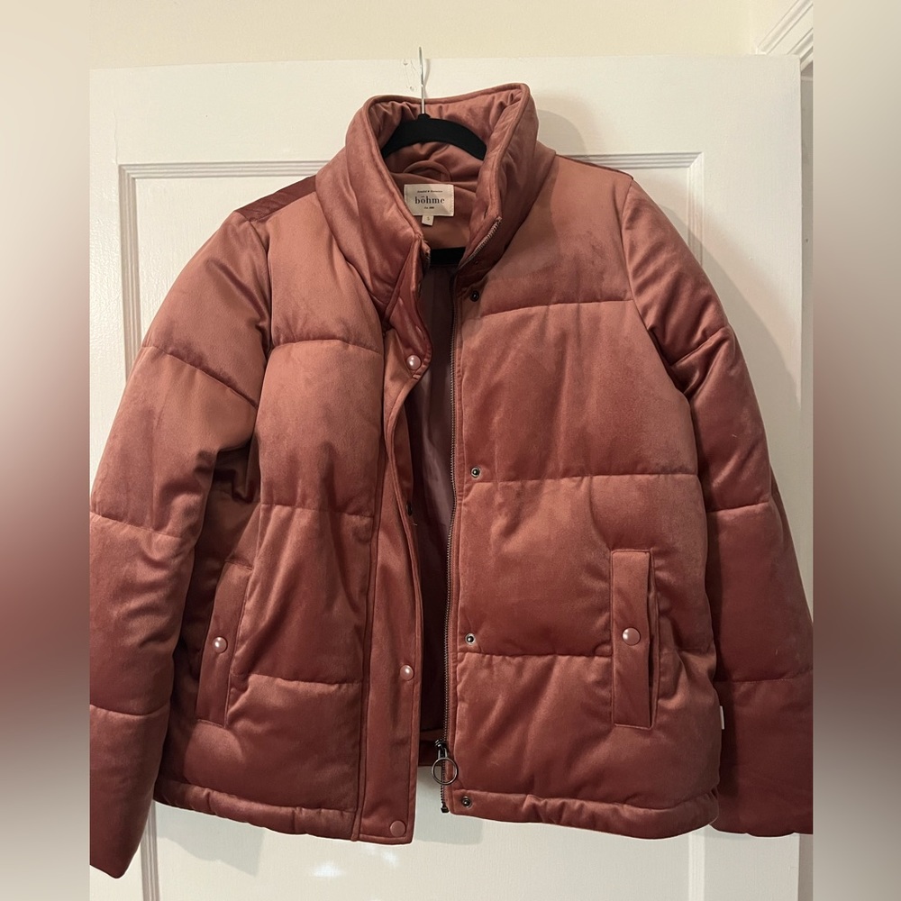 Bohème pink velvet-like puffer super cute! Size small